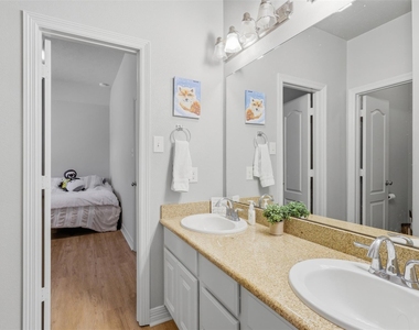 18800 N Bee Cave Springs Circle - Photo Thumbnail 22