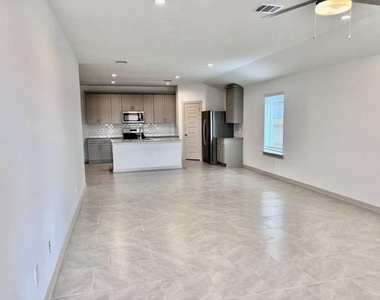 5026 Pine Haven Lane Lane - Photo Thumbnail 3