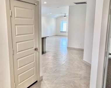 5026 Pine Haven Lane Lane - Photo Thumbnail 1
