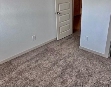 5026 Pine Haven Lane Lane - Photo Thumbnail 11