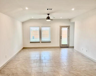 5026 Pine Haven Lane Lane - Photo Thumbnail 6