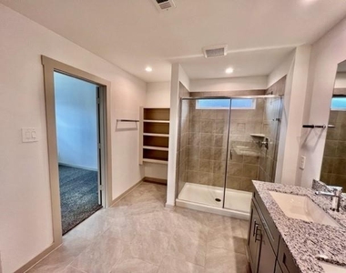 5026 Pine Haven Lane Lane - Photo Thumbnail 9