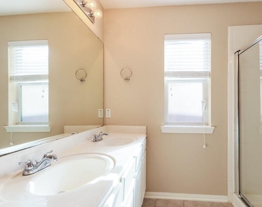 3223 Spring Ranch Lane - Photo Thumbnail 12