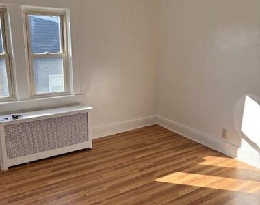 148 Hamilton - Photo Thumbnail 8