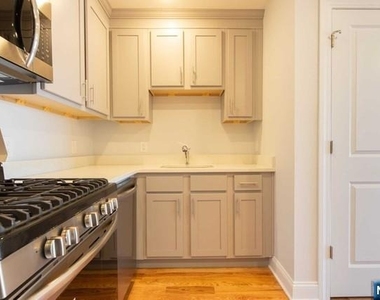 111 Monroe - Photo Thumbnail 7