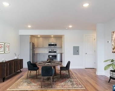 111 Monroe - Photo Thumbnail 2