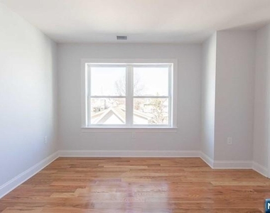 111 Monroe - Photo Thumbnail 15