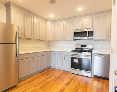 111 Monroe - Photo Thumbnail 6