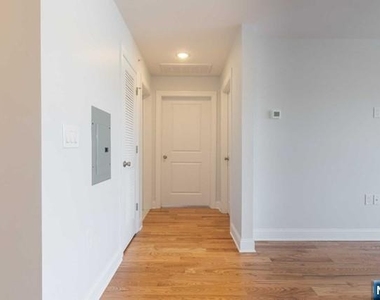 111 Monroe - Photo Thumbnail 8
