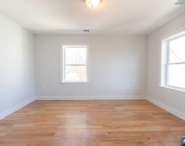 111 Monroe - Photo Thumbnail 12