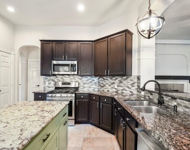 5802 Sawyer Bend Lane - Photo Thumbnail 11
