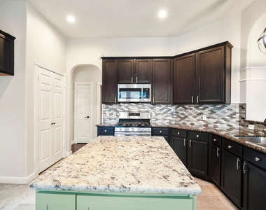 5802 Sawyer Bend Lane - Photo Thumbnail 10