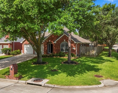 5802 Sawyer Bend Lane - Photo Thumbnail 1