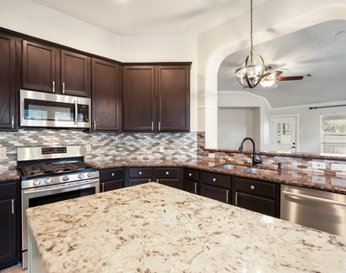 5802 Sawyer Bend Lane - Photo Thumbnail 9