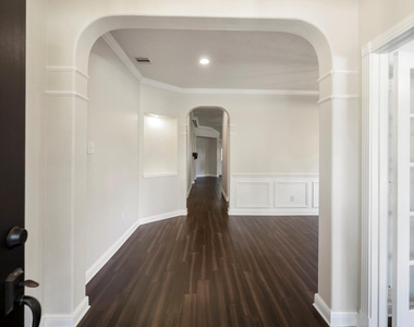 5802 Sawyer Bend Lane - Photo Thumbnail 3