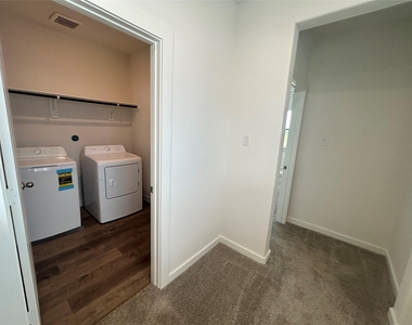 3331 Loam Lane - Photo Thumbnail 11