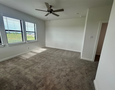 3331 Loam Lane - Photo Thumbnail 15