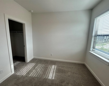 3331 Loam Lane - Photo Thumbnail 13