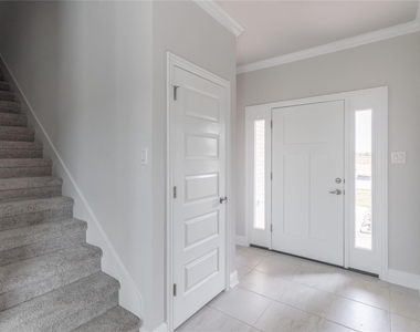 401 Sunray Lake Lane - Photo Thumbnail 1