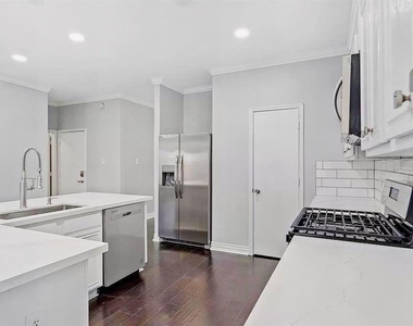 6639 Stonecross Creek Lane - Photo Thumbnail 6