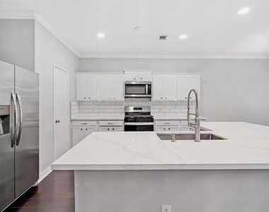 6639 Stonecross Creek Lane - Photo Thumbnail 5