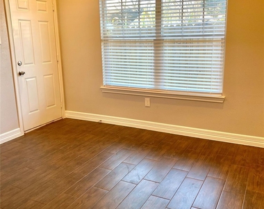 8246 Lanham  B Lane - Photo Thumbnail 8
