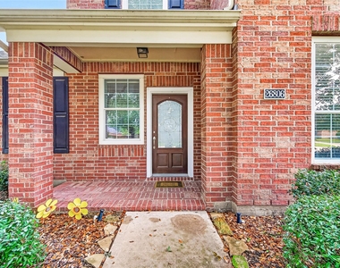 26806 Shoal Hollow Ct - Photo Thumbnail 3