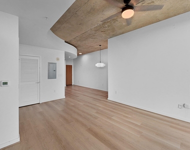 5925 Almeda Road - Photo Thumbnail 1