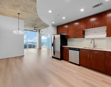 5925 Almeda Road - Photo Thumbnail 5