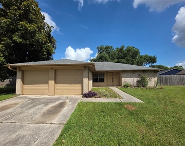8607 Knoll Forest Drive - Photo Thumbnail 3