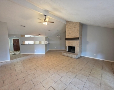 8607 Knoll Forest Drive - Photo Thumbnail 6