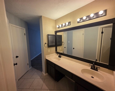 8607 Knoll Forest Drive - Photo Thumbnail 8