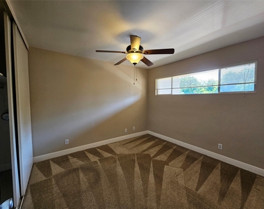 12600 Melville Drive - Photo Thumbnail 5