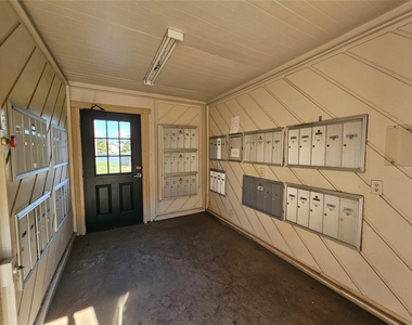 12600 Melville Drive - Photo Thumbnail 28