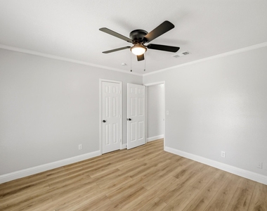 1310 Burning Tree Road - Photo Thumbnail 21
