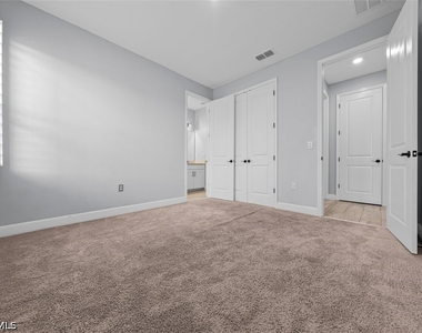 2038 Grove Drive - Photo Thumbnail 11