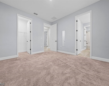 2038 Grove Drive - Photo Thumbnail 9