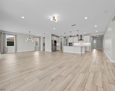 2038 Grove Drive - Photo Thumbnail 4