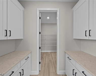 2038 Grove Drive - Photo Thumbnail 8