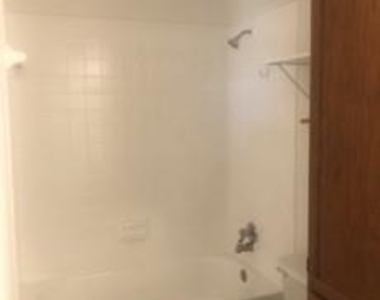 14600 Fonmeadow Drive - Photo Thumbnail 9