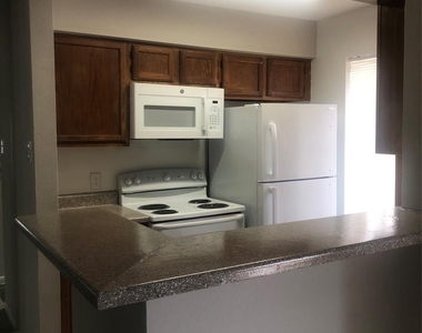 14600 Fonmeadow Drive - Photo Thumbnail 6