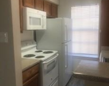 14600 Fonmeadow Drive - Photo Thumbnail 5