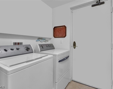 1065 Borghese Lane - Photo Thumbnail 44