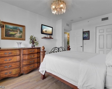 1065 Borghese Lane - Photo Thumbnail 19
