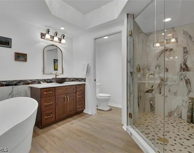 1065 Borghese Lane - Photo Thumbnail 16