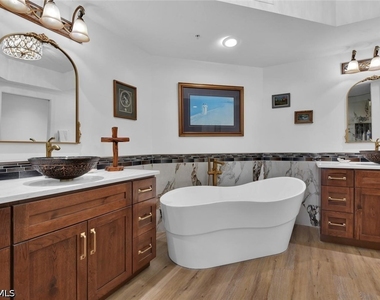 1065 Borghese Lane - Photo Thumbnail 15