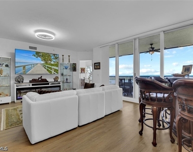 1065 Borghese Lane - Photo Thumbnail 6