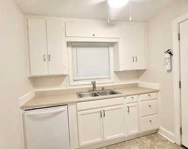 119 Oak Drive - Photo Thumbnail 5