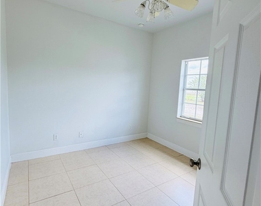 3465 Everglades Boulevard N - Photo Thumbnail 11