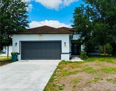 3465 Everglades Boulevard N - Photo Thumbnail 2